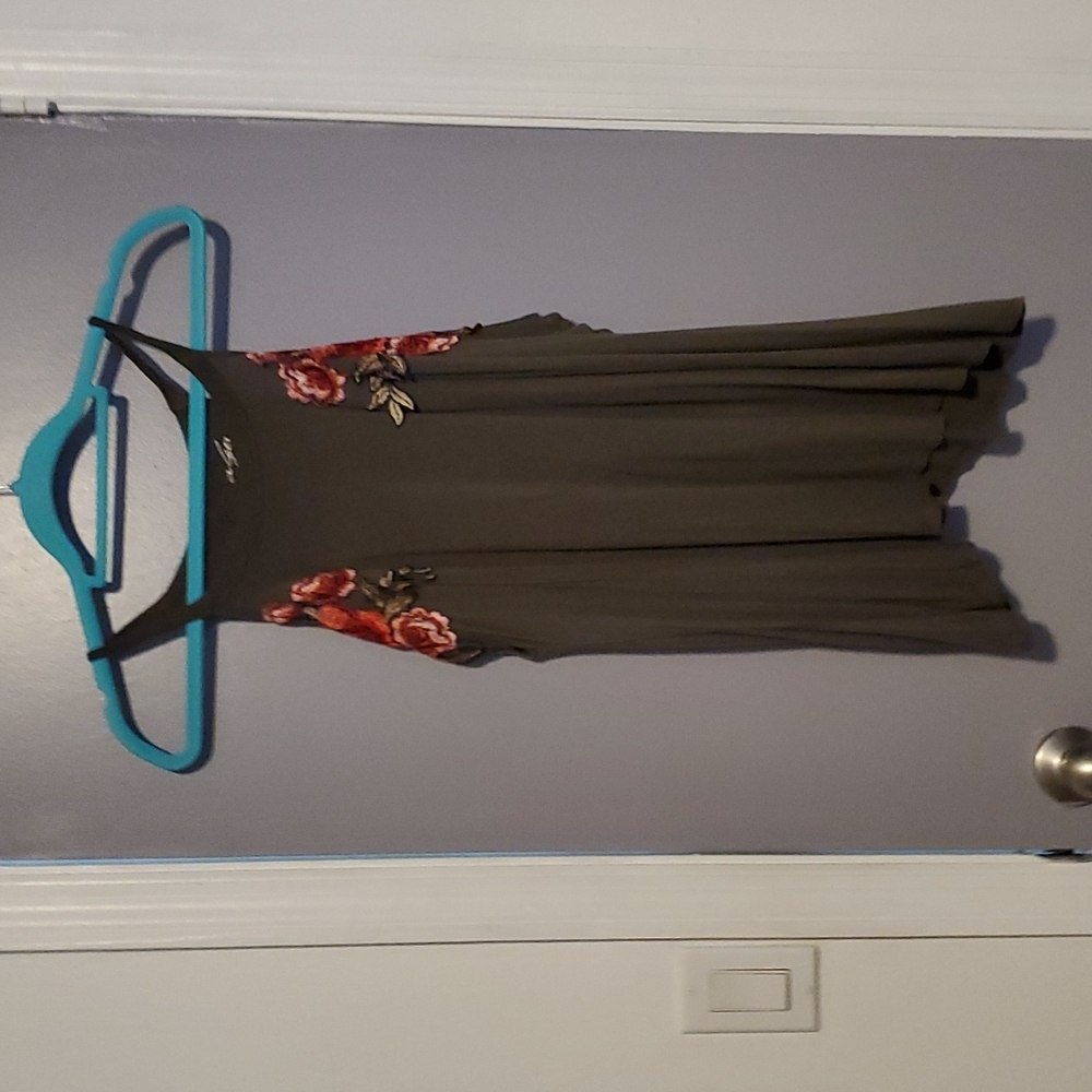 ALYA Cold Shoulder Embroidered Olive Green Casual Top